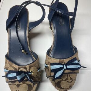 Coach Women's Tan and Navy Sandals